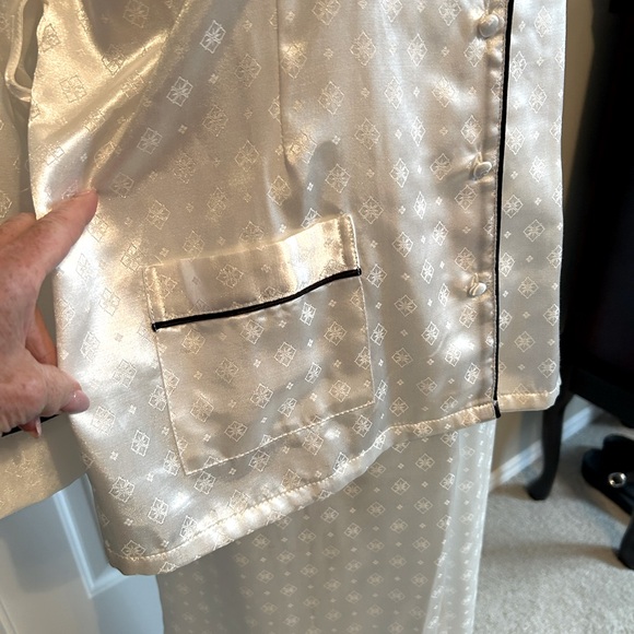 ✨🎄✨LA VIE EN ROSE Luxury Pyjamas Size M  NWOT - Picture 5 of 9